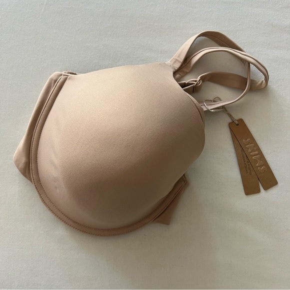 Skims Fits Everybody T-Shirt Bra in Clay - Picture 15 of 15